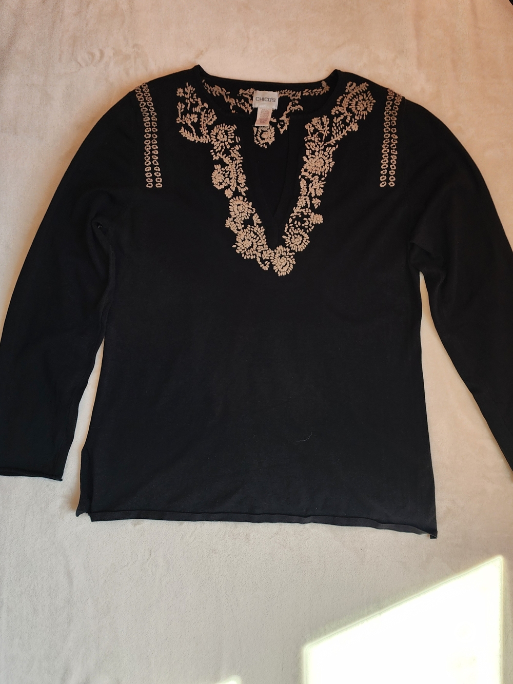 Chico's Black Long-Sleeve Top with Cream Embroidered V-Neck Bohemian - Picture 3 of 10